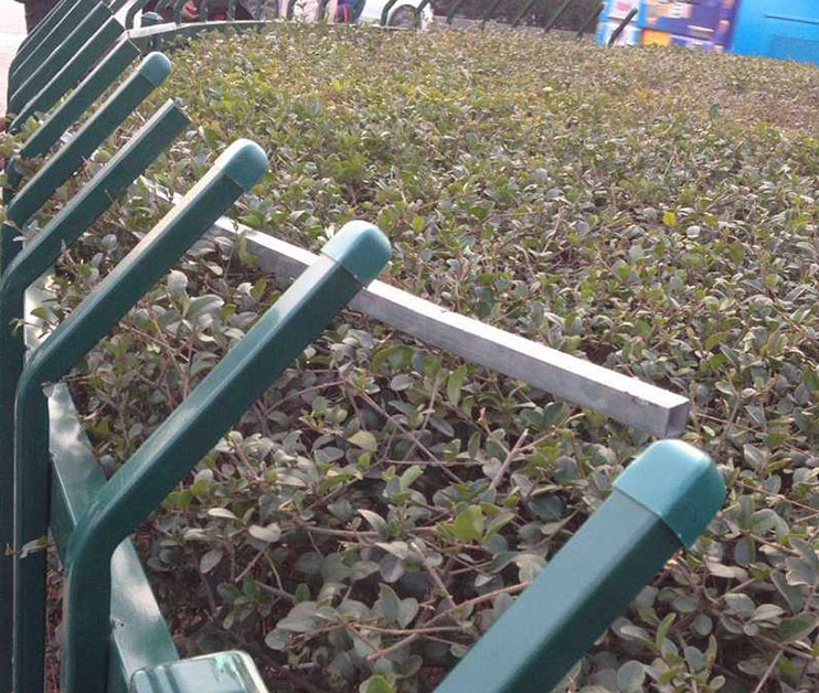 草坪欄桿